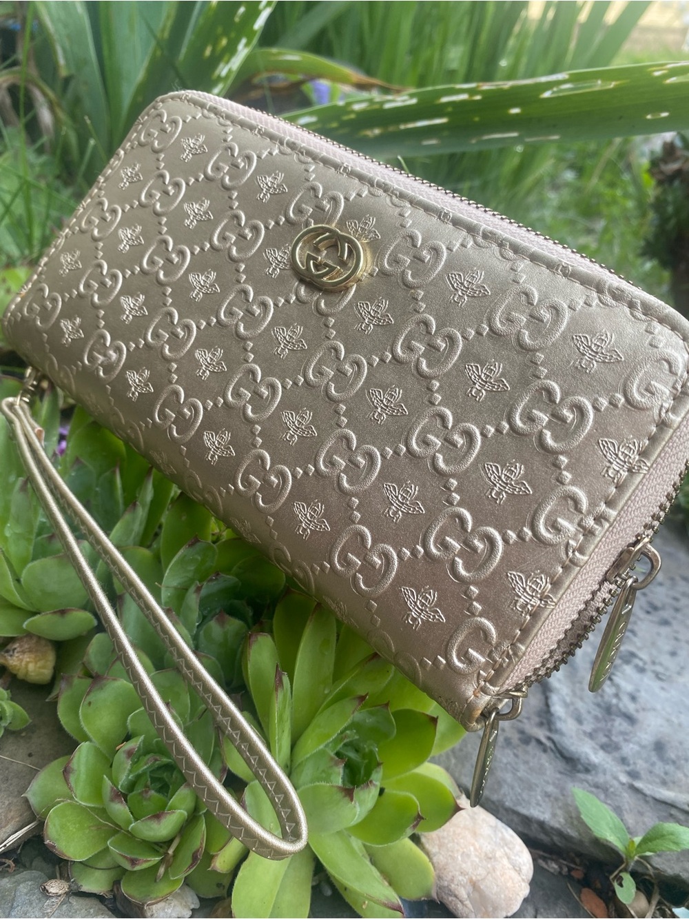 ✨GG 🐝 Champagne Metallic Gold Double Zip Compartment bee luxury fashion item